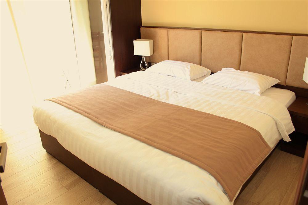Rea Hotel Heraklion  Екстер'єр фото
