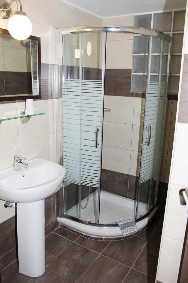 Rea Hotel Heraklion  Екстер'єр фото