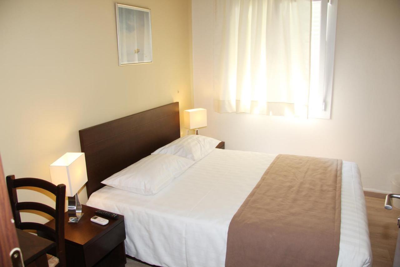 Rea Hotel Heraklion  Екстер'єр фото